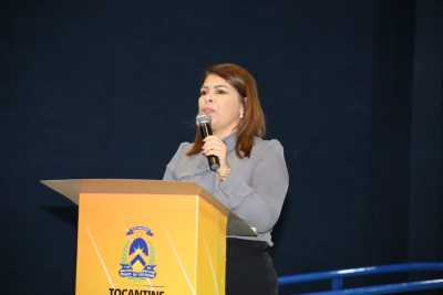Adriana Aguiar falou sobre como a entrega do auditório irá beneficiar a comunidade Adriana Aguiar falou sobre como a entrega do auditório irá beneficiar a comunidade