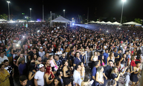 Carlos Eller Segundo dados da Polícia Militar, mais de 50 mil pessoas marcaram presença na Praça dos Girassóis, para festejar os 31 anos do Tocantins, Meu Melhor Estado