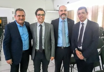 (da direita para esquerda) Secretário do Meio Ambiente e Recursos Hídricos Renato Jayme,   representante do Ministério do Desenvolvimento Renato Ferreira,  coordenador de Revitalização de Bacia Hidrográfica do Ministério de Desenvolvimento Regional Enrique e diretor de Recursos  Hídricos Aldo Azevedo