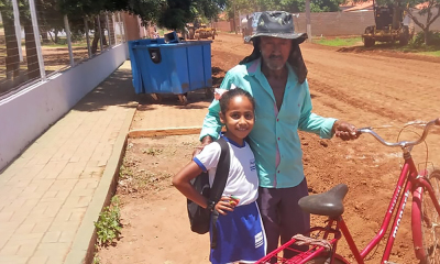 O lavrador Luiz Antônio Ramos mora em uma chácara próxima ao Lago de Palmas, mas todos os dias vai de bicicleta ao Taquari buscar sua neta que estuda em um colégio integral na Quadra T-22 O lavrador Luiz Antônio Ramos mora em uma chácara próxima ao Lago de Palmas, mas todos os dias vai de bicicleta ao Taquari buscar sua neta que estuda em um colégio integral na Quadra T-22
