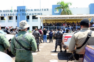 Policiais envolvidos na operação são recepcionados com honra