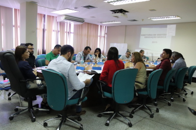 Os 13 diretores regionais de Educação do Tocantins participaram de reunião com a titular da Seduc, professora Adriana Aguiar Os 13 diretores regionais de Educação do Tocantins participaram de reunião com a titular da Seduc, professora Adriana Aguiar