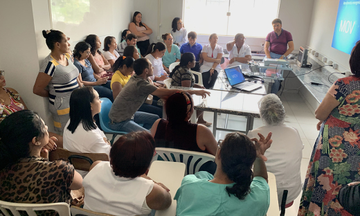 O monitor cardíaco estabelece os critérios e as práticas para orientar a equipe de enfermagem