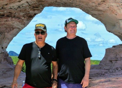 A Pedra Furada, em Ponte Alta, foi a primeira parada da comitiva liderada por Mauro Carlesse e Tom Lyra A Pedra Furada, em Ponte Alta, foi a primeira parada da comitiva liderada por Mauro Carlesse e Tom Lyra