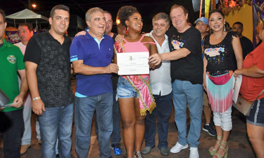 Governador participou daentrega da premiação dos blocos