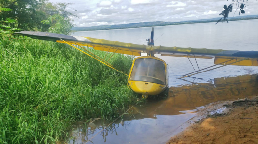 Ultraleve caiu no lago, na área urbana de Porto Nacional, a 60 km de Palmas