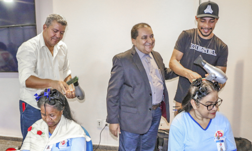 Secretário José Messias Araújo presente ao evento