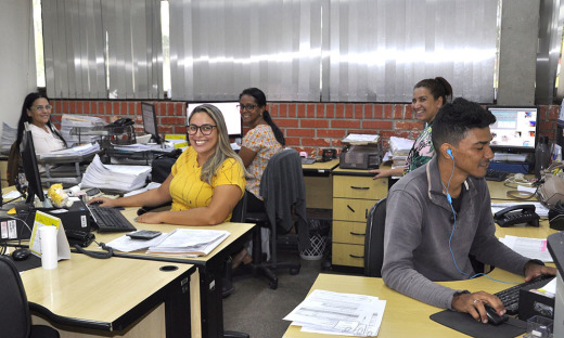 Um dos fatores que atraem as mulheres para o serviço público é a equidade salarial