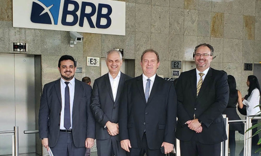 Reunião com representantes do BRB teve objetivo de debater uma linha de crédito para empréstimo, no valor de R$ 1 bilhão, para investimentos em infraestrutura no Estado 