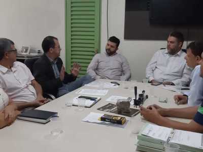 Visita ao Ruraltins - Ascom-Ruraltins (2)_400.jpg Equipes das duas pastas alinharam necessidades para realização das capacitações