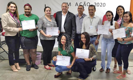 Alunas dos cursos de Derivados do Leite e Instalação de Alarme Residencial recebem certificados em Dianópolis