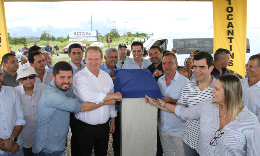 Governador Mauro Carlesse anuncia Colégio Militar de Taguatinga e asfaltamento de rodovia ligando a Taipas