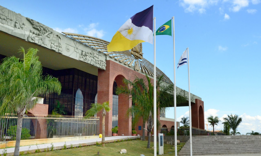 Governador do Estado do Tocantins, Mauro Carlesse, decretou ponto facultativo para esta sexta-feira, dia 20 de março de 2020, no município de Palmas, para os órgãos do Poder Executivo Estadual