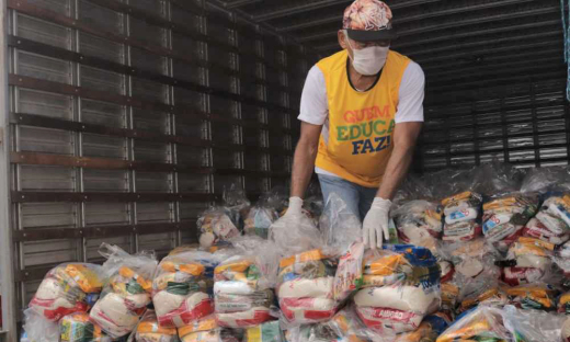 Já os mais de 157 mil kits de alimentos vão contemplar todos os alunos matriculados na rede estadual de ensino do Estado 