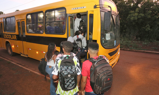 Cerca de 25 mil estudantes utilizam o serviço em todo o Estado