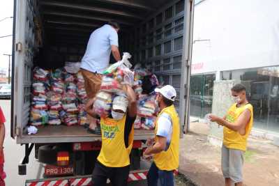Iniciou, nesta terça-feira, a entrega de kits de alimentos e produtos de higiene pessoal na DRE de Araguaína Iniciou, nesta terça-feira, a entrega de kits de alimentos e produtos de higiene pessoal na DRE de Araguaína