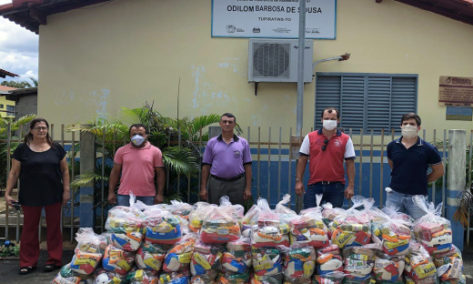 Entrega realizada em Tupiratins nesta segunda-feira, 6
