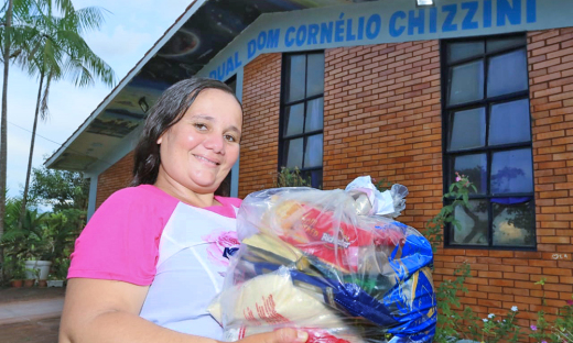 Trabalhadora rural e dona de casa, Maria Deuza de Sousa Mendonça, destacou a importância dos kits para os estudantes da sua comunidade