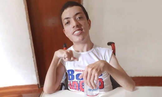 Matheus destaca que o isolamento social e os cuidados durante esse período preservam sua saúde e de seus familiares