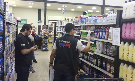 Farmácias na Capital e no interior do Estado continuam praticando preços abusivos na venda de produtos como álcool gel e máscaras