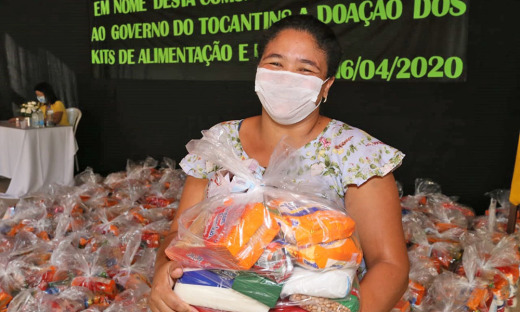 A trabalhadora doméstica Cleane Aguiar Tavares tem cinco filhos matriculados na rede estadual de ensino