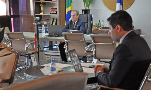 Governador Mauro Carlesse estabelece carga horária de 6 horas dos servidores até final do mês de maio