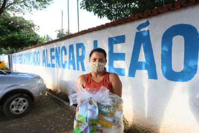 Escolas das Regionais de Colinas e Guaraí começam a entregar kits de alimentos e de produtos de higiene Escolas das Regionais de Colinas e Guaraí começam a entregar kits de alimentos e de produtos de higiene