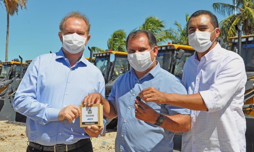 O prefeito de Muricilândia, Alessandro Borges, destacou que o pequeno produtor não tem condições de locar uma máquina pesada e que dispor desse benefício é um resgate da esperança