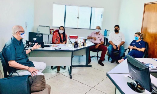 Tollini ouve demanda da equipe multiprofissional do Hospital Regional de Gurupi