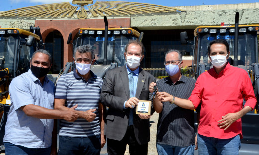 Prefeito de Santa Rosa do Tocantins, Ailton Araújo, já está com cronograma pronto para recuperar as estradas vicinais