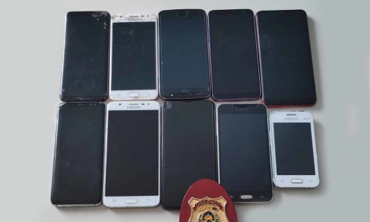 Parte dos aparelhos celulares recuperados pela Polícia Civil em Pium