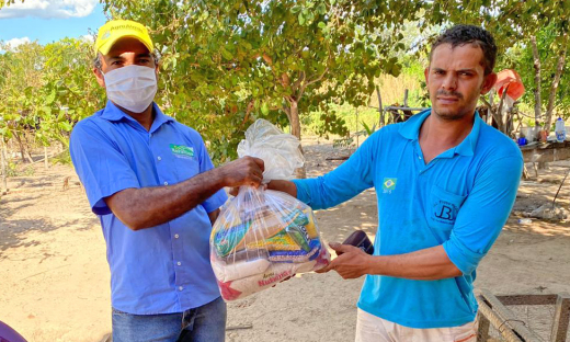 Comboio é formado por cerca de 30 servidores com 20 veículos