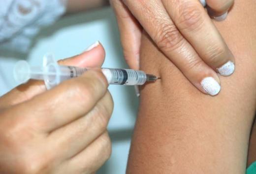 Dentre as ações da semana de prevenção e combate ao HPV está o incentivo à vacinação de meninos e meninas