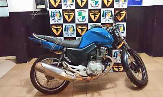 Moto recuperada pela PM em uma oficina na cidade de Maurilândia