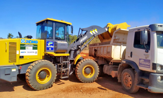 Em Araguaçu, as máquinas doadas pelo Governo do Tocantins estão beneficiando diretamente a população