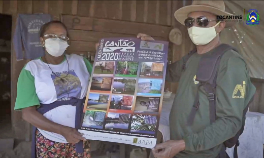 Na ocasião, foram distribuídas cestas básicas com alimentos, kits com produtos de higiene e equipamentos de proteção individual aos torrãozeiros e condutores ambientais