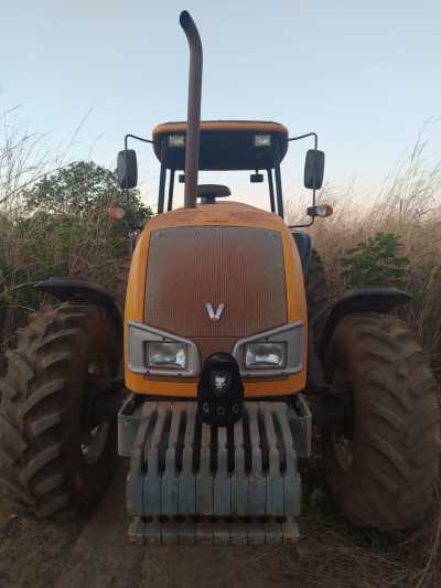 Máquina Valtra recuperada pelo GOC / BPCHOQUE.