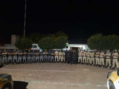 Equipe da Operação Cidade Blindada.