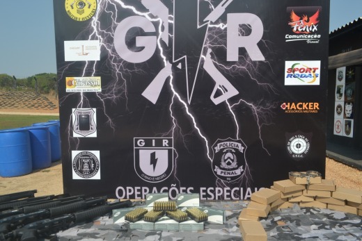 Além da viatura, integrantes receberam novos armamentos, munições letais e algemas Além da viatura, integrantes receberam novos armamentos, munições letais e algemas