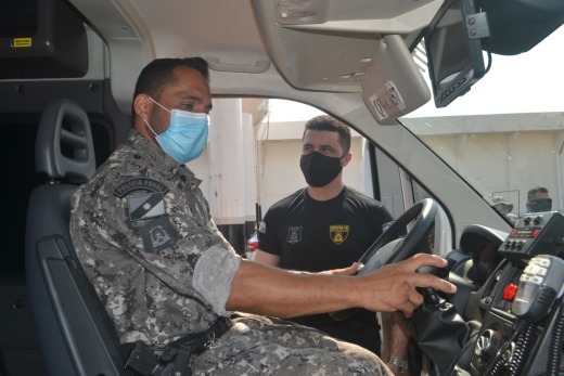 Secretário Heber Fidelis, ao lado do coordenador do GIR, Cleiton Arantes, frisou que a Seciju tem trabalhado para estruturar ainda mais o Agrupamento Secretário Heber Fidelis, ao lado do coordenador do GIR, Cleiton Arantes, frisou que a Seciju tem trabalhado para estruturar ainda mais o Agrupamento