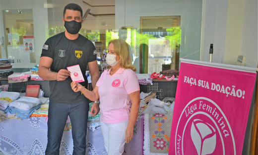 O secretário da Seciju, Heber Fidelis, prestigiou o trabalho da Liga Feminina de Combate ao Câncer 