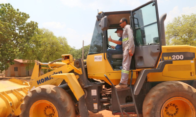 Matéria 2_400.jpg “Iremos fazer um asfalto da maior qualidade, que aguenta atender alto peso para os caminhões que vão passar cada vez mais por aqui e aumentar a produção na nossa região
