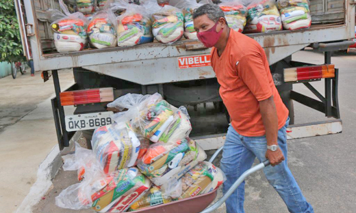 Desde o início da pandemia, aproximadamente 615 mil toneladas de alimentos foram distribuídas pelo Governo do Tocantins beneficiando mais de 410 mil famílias