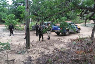 Equipes de policiais militares durante Operação.