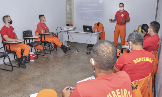 Curso de Formação de Instrutores está reunindo 15 alunos entre praças e oficiais do Corpo de Bombeiros Militar