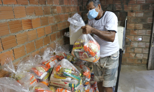 Mais de 415 mil cestas já foram entregues desde o início da pandemia
