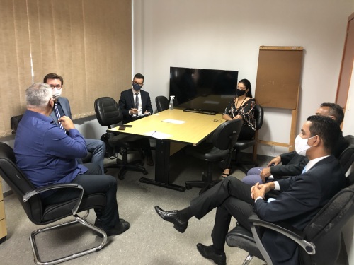 Flávio Cavalera - Governo do Tocantins (3).JPEG Na ATI os representantes foram recebidos pelo Vice-presidente da agência, Pedro Luís de Oliveira
