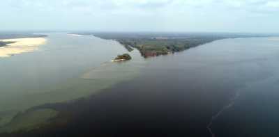 Encontro dos Rios Araguaia e Tocantins em Esperantina - To 
