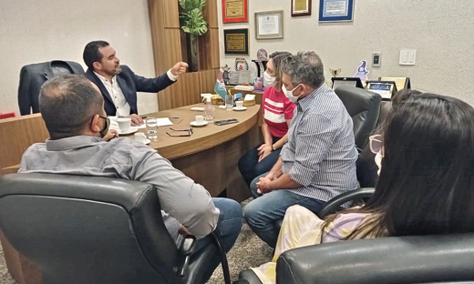 Em conversa com a prefeita eleita de Santa Fé do Araguaia, Vicença Lino, foram tratadas demandas da educação