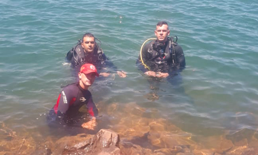 Bombeiros militares em mergulho de busca a vítima de afogamento no sudeste do Tocantins